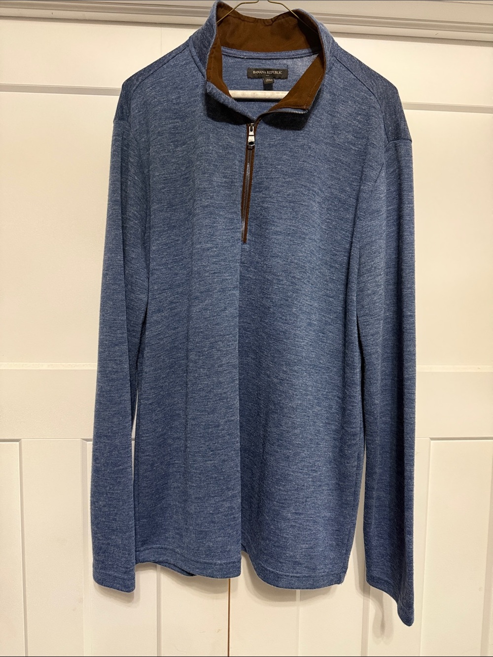 Banana Republic Men’s Heather Blue Quarter-Zip Sweater with Brown Collar